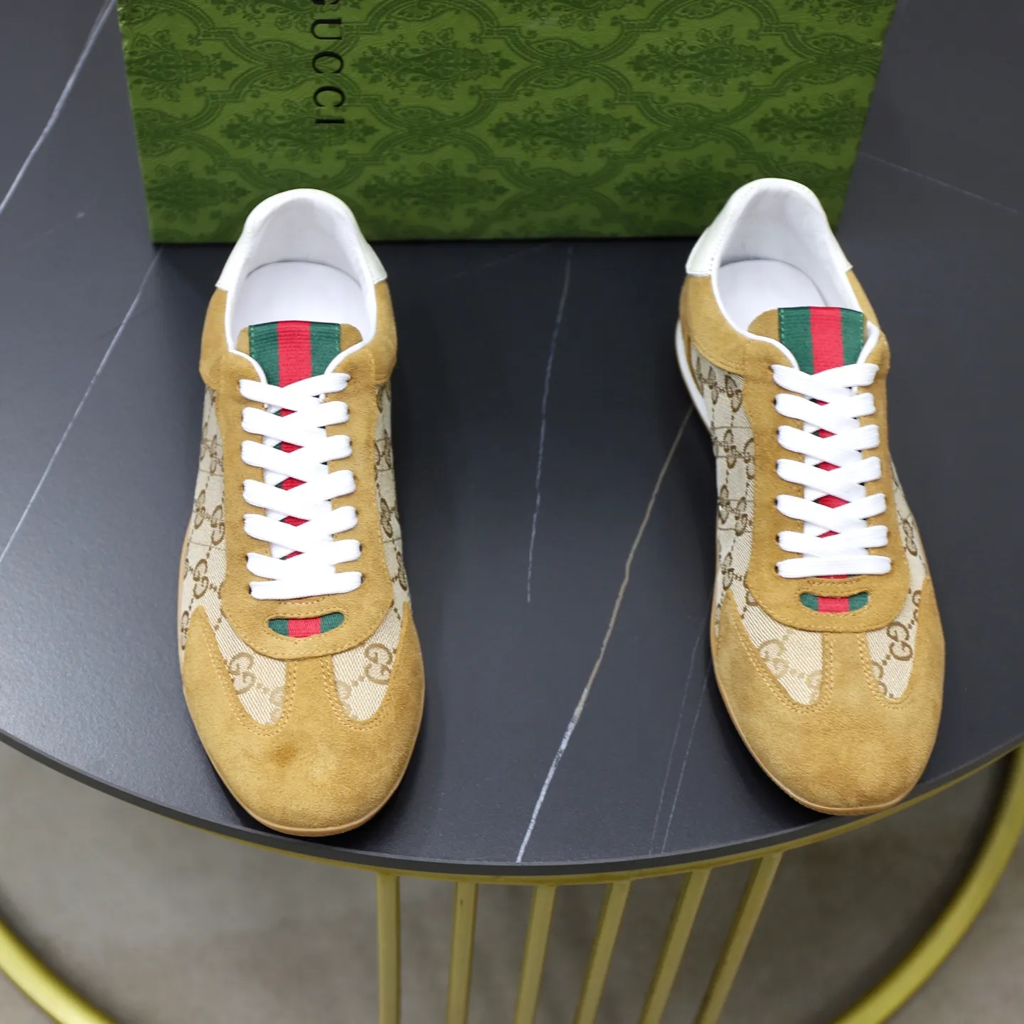 Ex-factory price: 462💰🙅‍♂️🙅‍♂️🙅‍♂️ Brand: Gucci GUCCi Standard code: 38-44 (45 customized) Grade: Same as the official website Material: Original cowhide stitching brand cloth Comfortable and breathable pigskin lining Lightweight and wear-resistant sports outsole Style category: Men's fashion casual shoes Running sports shoes Distinguished luxury brand elements Top luxury color: actual picture color